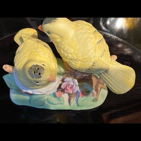 Royal Crown Pottery Hand Painted Yellow Finches Salt/pepper Shakers W/bird Nests - Picture 10 of 16